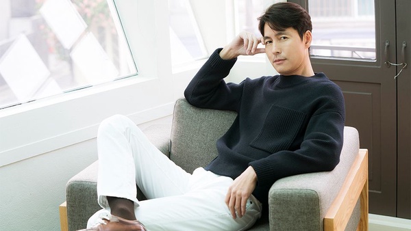 Jessica推半自傳小說《Shine》，還要拍成好萊塢電影！8韓星當作家，鄭雨盛寫書做公益，第4位寫小說一個月賣翻