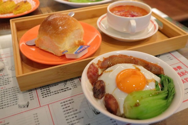 好吃又好拍IG人氣港式餐廳「波記冰室」即將開幕，招牌黯然銷魂飯、絲襪珍奶必點！