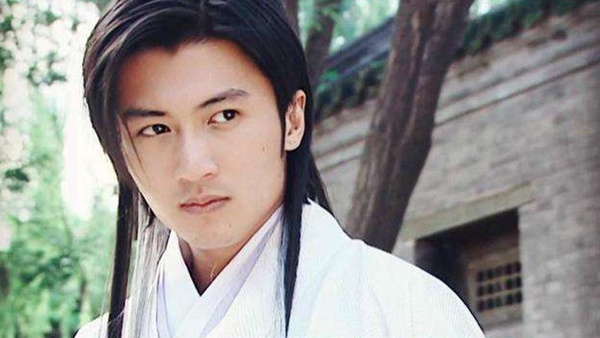 回顧10位老劇中的古裝男神！《三生三世》折顏當年帥過羅雲熙，肖戰、王一博也要靠邊站