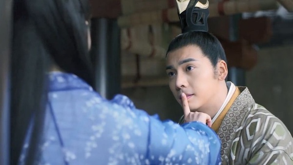10個「醉酒吻」百看不膩！《世界欠我一個初戀》含糖量超標，楊紫《親愛的，熱愛的》直接咬上去