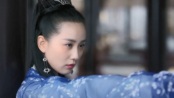 10個「醉酒吻」百看不膩！《世界欠我一個初戀》含糖量超標，楊紫《親愛的，熱愛的》直接咬上去
