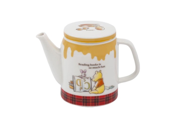 2019迪士尼「小熊維尼」聖誕紅格子居家商品，睡眼惺忪的維尼超萌，伴你度過冬日慵懶午後！