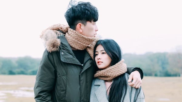 白鹿成2019霸屏女王！出道三年8部劇，從《招搖》到《世界欠我一個初戀》，《鳳囚凰》被于正力捧壓過女主