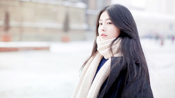 白鹿成2019霸屏女王！出道三年8部劇，從《招搖》到《世界欠我一個初戀》，《鳳囚凰》被于正力捧壓過女主