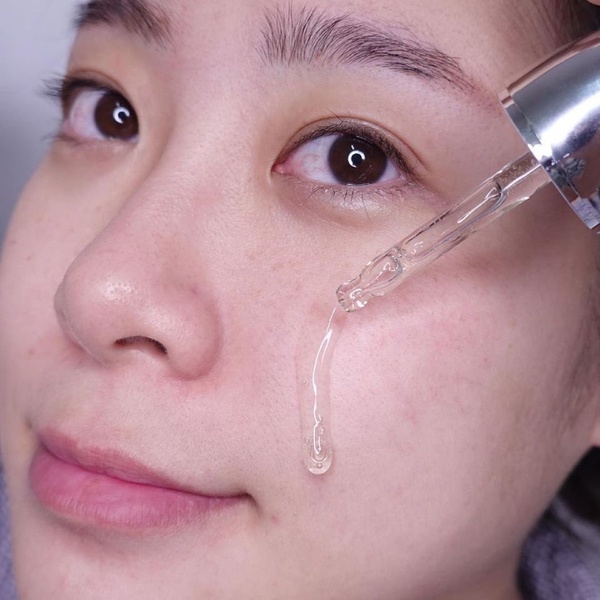 敏感肌急救鎮定精華推薦！韓妞必買神水精華潤澤保濕、舒緩泛紅感，換季不爛臉