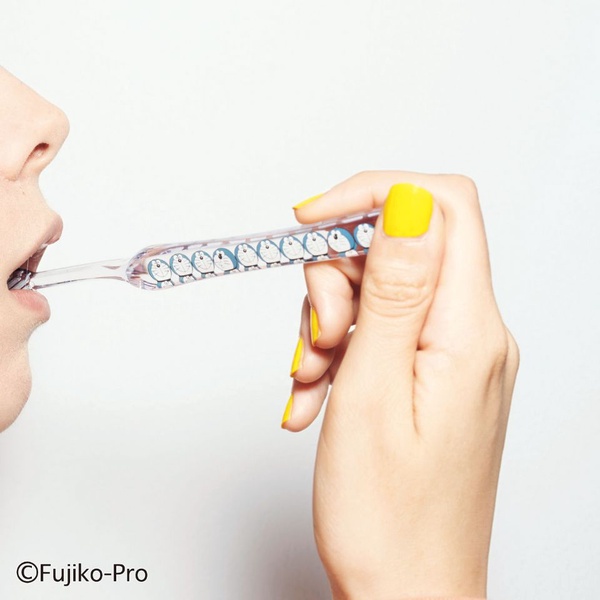 能當百寶袋的哆啦A夢！FELISSIMO 推出的「哆啦A夢收納袋」，竟然能塞進整個棉被～