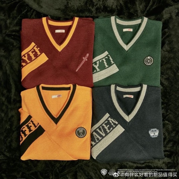 韓國SPAO X 哈利波特 三度聯名！4大學院毛衣、羽絨外套，DOBBY拖鞋、提袋，哈利波特迷冬日必備！