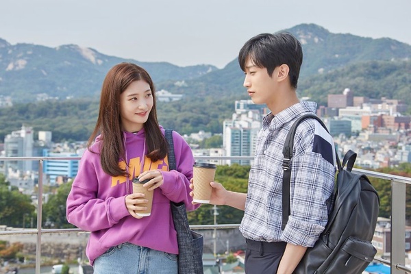7位偶像中的「演員潛力股」！雪炫《我的王國》口碑逆轉，彩娟、康美娜有望成為下一個秀智、IU