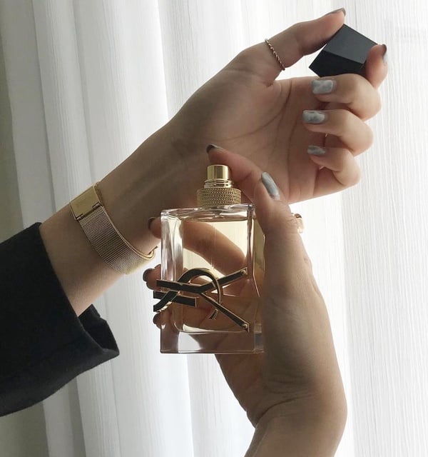 美到像藝術品！特搜2019秋冬「絕美香水」新品，YSL新香美哭、NARS還有首款惹火淡香精