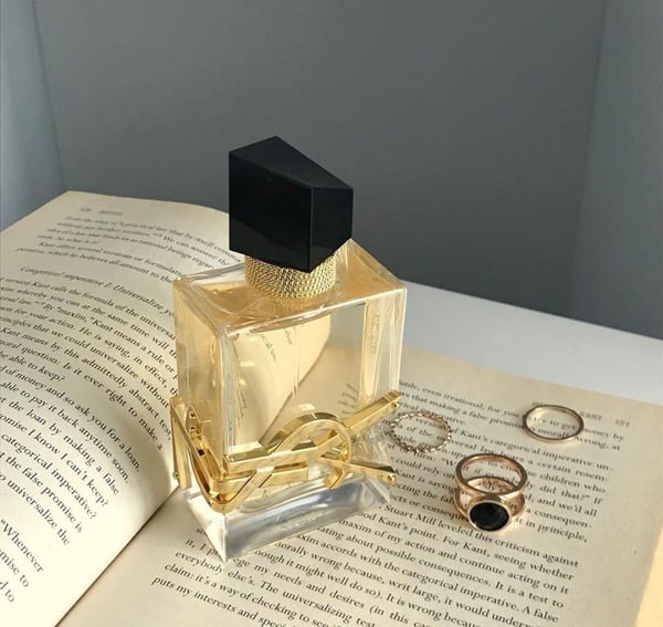 美到像藝術品！特搜2019秋冬「絕美香水」新品，YSL新香美哭、NARS還有首款惹火淡香精
