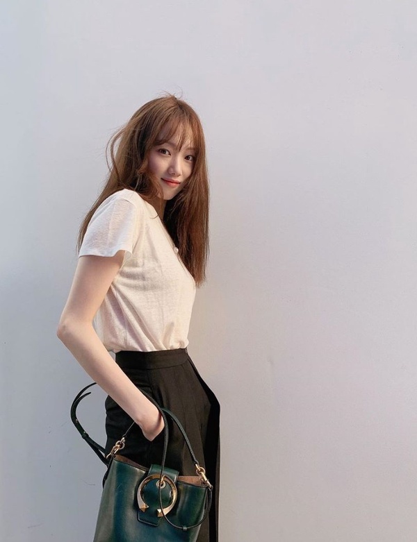 2019女星「秋冬髮色」圖鑑！LISA髮色點名率超高、Jessica、李聖經棕髮色顯白又顯嫩，秀智根本仙女下凡！