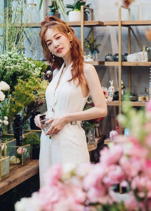 2019女星「秋冬髮色」圖鑑！LISA髮色點名率超高、Jessica、李聖經棕髮色顯白又顯嫩，秀智根本仙女下凡！