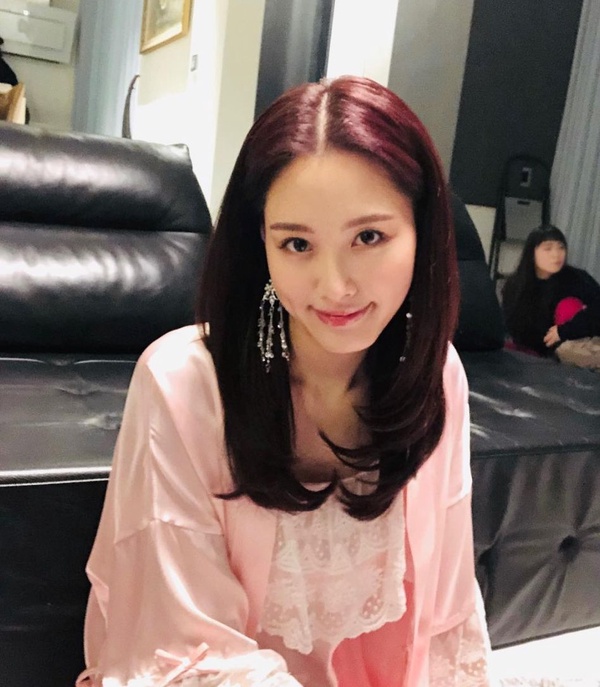 2019女星「秋冬髮色」圖鑑！LISA髮色點名率超高、Jessica、李聖經棕髮色顯白又顯嫩，秀智根本仙女下凡！
