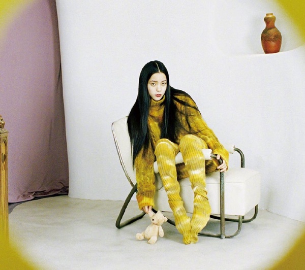 歐陽娜娜「蟑螂腳」登雜誌被酸！彩妝師傳授刷睫毛正確技巧，刷出炸開花、根根分明不結塊翹睫毛