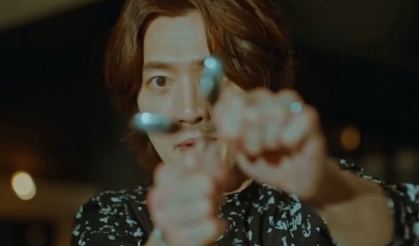 《抓住幽靈》金善浩被文瑾瑩「摔」上熱搜！7位搞笑功力超強男星，申成祿、曹政奭根本表情包帝王