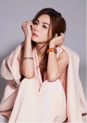 美的傾國傾城、無法無天、美到沒有朋友的超狂辣媽－Ella陳嘉樺