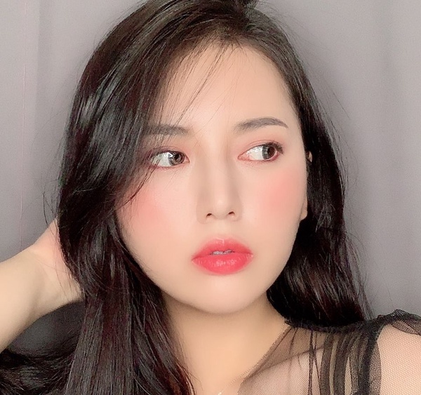 韓國美妝部落客評選「人生摯愛」粉底刷！不同膚質、粉底上妝技巧，韓妞爆光底妝這樣畫