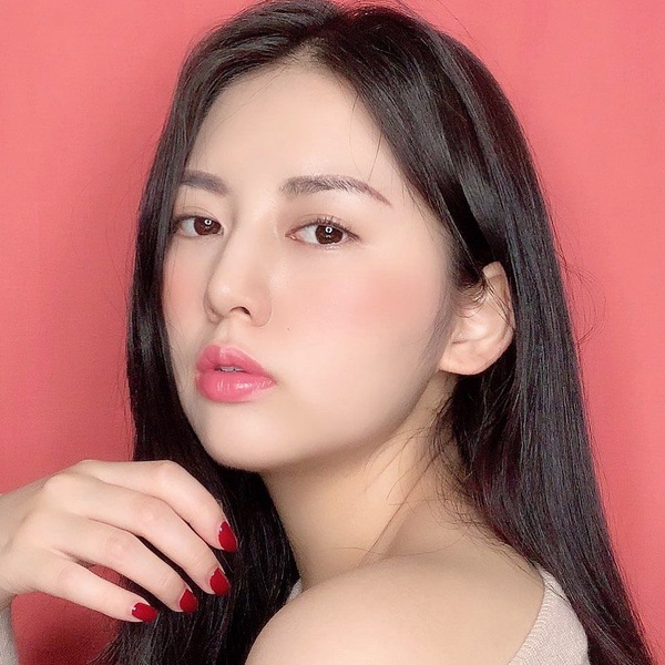 韓國美妝部落客評選「人生摯愛」粉底刷！不同膚質、粉底上妝技巧，韓妞爆光底妝這樣畫