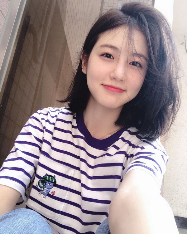 宋慧喬絕美新畫報熱議！明星減齡百搭的層次「中長髮範本」，辛睿恩、Lisa、宋茜都剪了