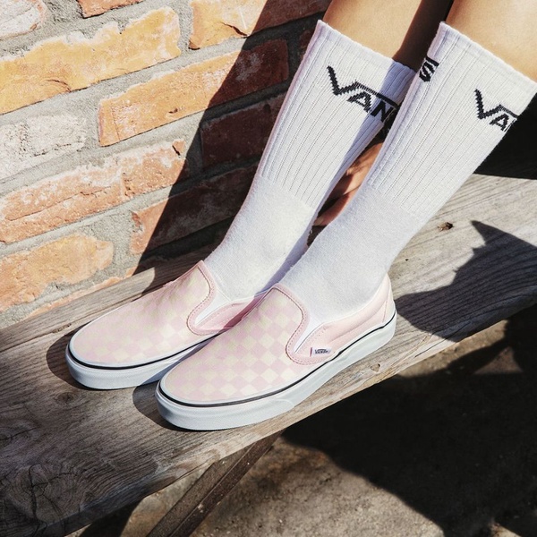 韓國VANS「草莓冰淇淋」新色上市，加碼愛心FILA老爹鞋、Adidas鹽甜女孩「草莓糖漿」鞋款，少女的荷包快保不住啦！