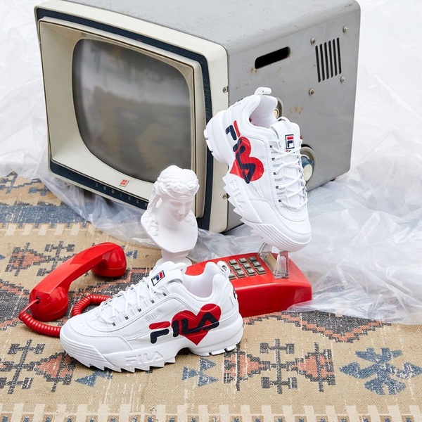 韓國VANS「草莓冰淇淋」新色上市，加碼愛心FILA老爹鞋、Adidas鹽甜女孩「草莓糖漿」鞋款，少女的荷包快保不住啦！