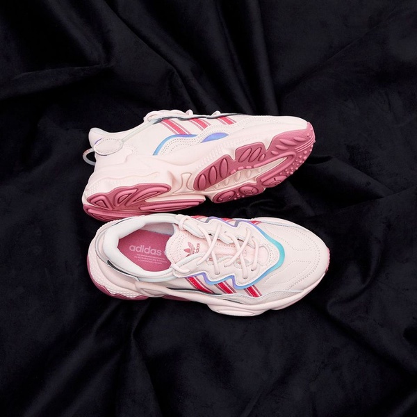 韓國VANS「草莓冰淇淋」新色上市，加碼愛心FILA老爹鞋、Adidas鹽甜女孩「草莓糖漿」鞋款，少女的荷包快保不住啦！