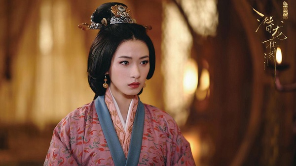 網評11位經典的古裝劇「漢宮美人」！張鈞甯、劉詩詩美成仙，楊冪12年前演的王昭君最驚艷