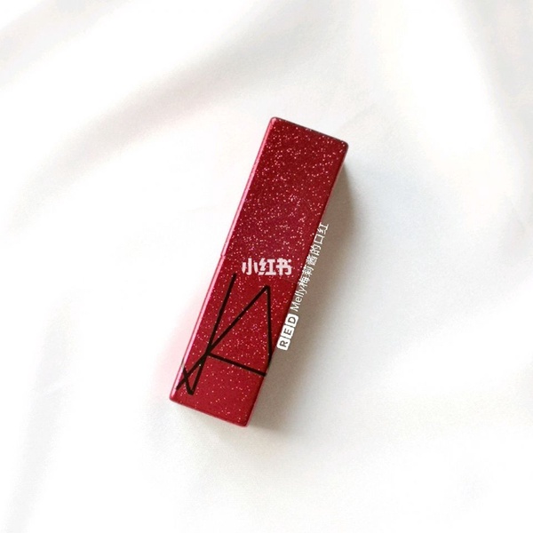 秋冬必收「柔土色唇彩」新品！栗子奶茶、黑糖奶油色推薦，絕美顯白黃肌也可以駕馭