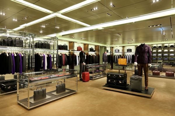 PRADA台北101全新兩層樓專門店