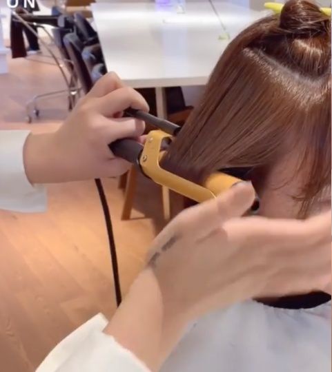 電棒捲「夾心燙捲」教學！髮型師燙捲關鍵：兩種捲度MIX大波浪，細軟髮捲度更持久，長髮、短髮波紋都自然超唯美～