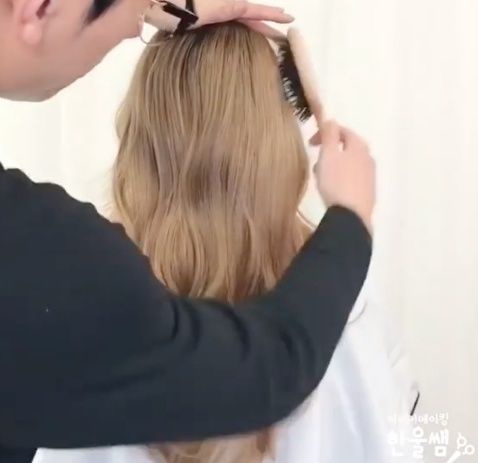 電棒捲「夾心燙捲」教學！髮型師燙捲關鍵：兩種捲度MIX大波浪，細軟髮捲度更持久，長髮、短髮波紋都自然超唯美～