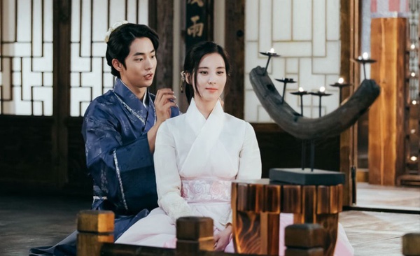 《山茶花開時》香美要冬柏「勿忘她」，虐到暴哭！韓劇7位可憐女配，金智媛、劉寅娜演惡女，卻讓人好心疼
