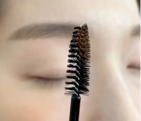 彩妝師親授萬用「畫眉技巧」！X型畫眉、修剪法，初學者也能零失敗，畫出對稱、霧眉般漂亮眉毛！