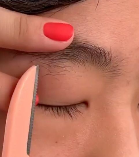 彩妝師親授萬用「畫眉技巧」！X型畫眉、修剪法，初學者也能零失敗，畫出對稱、霧眉般漂亮眉毛！