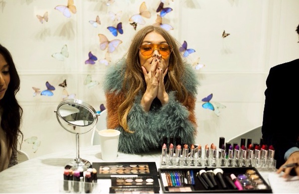 超模GIGI HADID x MAYBELLINE 限量聯名彩妝來了！不搶會捶心肝