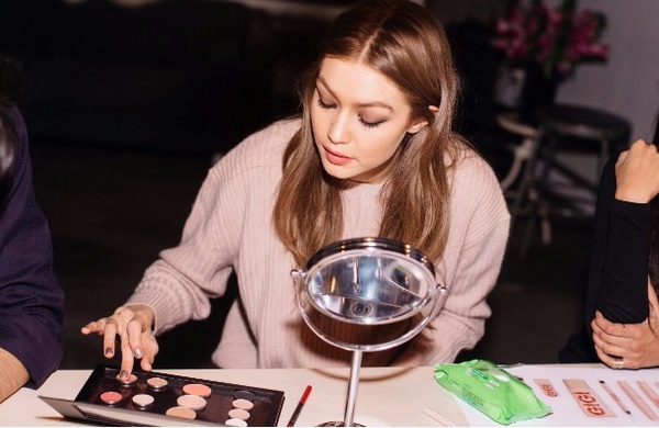 超模GIGI HADID x MAYBELLINE 限量聯名彩妝來了！不搶會捶心肝
