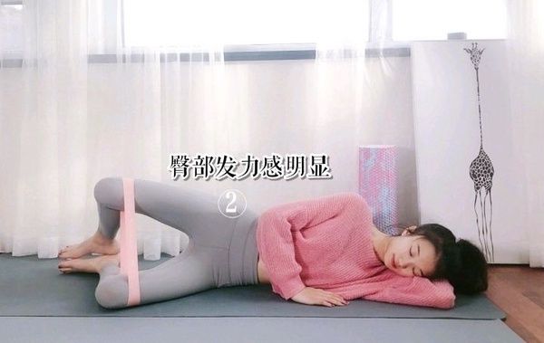 骨盆前傾讓小腹突出、小腿肌超壯？小紅書網美教練改善大腿、骨盆前傾動作，一個月練出細長腿