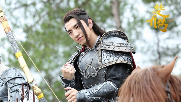 網友提名娛樂圈10位「醜帥」男星！鄧倫、李現成代表人物，王一博被提名你們認同嗎