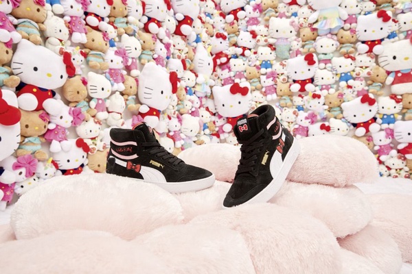 PUMA x HELLO KITTY最強聯名，PUMA「奶油草莓色」凱蒂貓球鞋、後背包，融化所有KITTY迷的少女心！