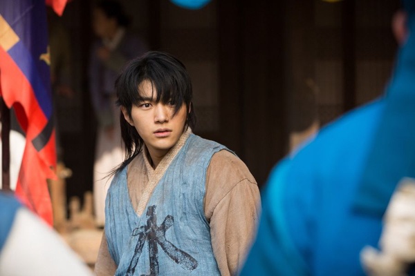 7位偶像「演技爆發名場面」！《花黨》朴志訓演活委屈小可憐，陸星材《鬼怪》這幕，氣場力壓孔劉、李棟旭！