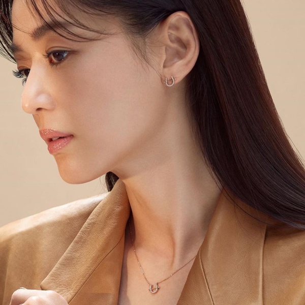 全智賢絕美雜誌畫報熱議！出道20年完全沒變老、無差別對比的「防腐劑美貌」根本是女神降臨