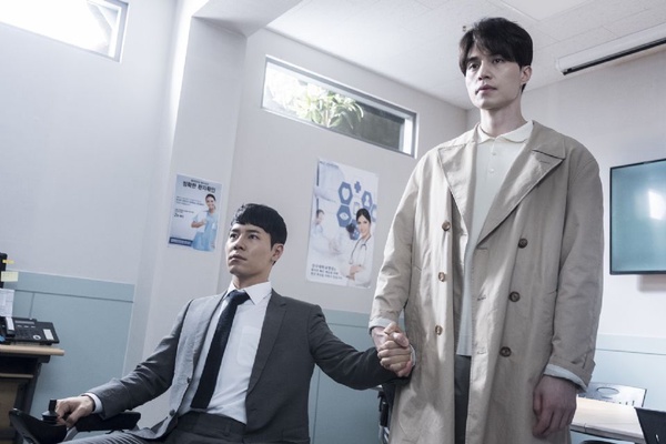 《山茶花開時》龍植哥哥登場！8組韓劇「高顏值兄弟」，呂珍九和他演兄弟好怪，鄭帝元戲外根本「小金材昱」！