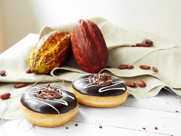 Mister Donut X 世界巧克力冠軍打造「Chocolate Collection」可可系列甜甜圈，可可碎粒波堤、可可火山黃金圈共六款通通都想嚐！
