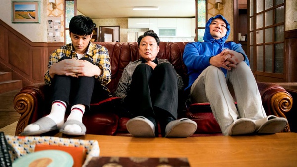 《The King》李敏鎬化身白馬王子！7位不適合演平凡男的「韓劇貴公子」，李棟旭留鬍子打棒球，怎麼看都怪！