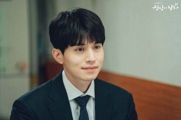 《The King》李敏鎬化身白馬王子！7位不適合演平凡男的「韓劇貴公子」，李棟旭留鬍子打棒球，怎麼看都怪！