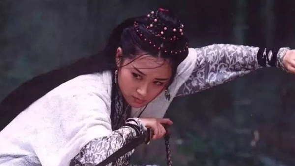 網評金庸武俠筆下10大美女！劉亦菲把兩個古裝女神演成經典，趙敏、王語嫣都不是第一