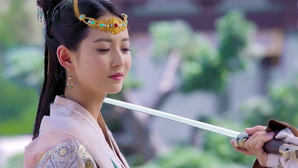 網評金庸武俠筆下10大美女！劉亦菲把兩個古裝女神演成經典，趙敏、王語嫣都不是第一