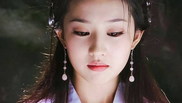 網評金庸武俠筆下10大美女！劉亦菲把兩個古裝女神演成經典，趙敏、王語嫣都不是第一