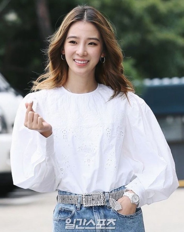 2019秋冬女星捲髮圖鑑！楊丞琳、吳謹言波紋捲髮軟萌顯嫩，楊冪、秦嵐捲髮美哭各界網友！