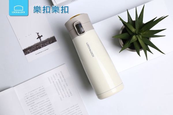 粉嫩色在秋冬依舊時髦翻天！優雅小姐姐全鎖定「冷調粉嫩」，必買時尚配件一次網羅特搜